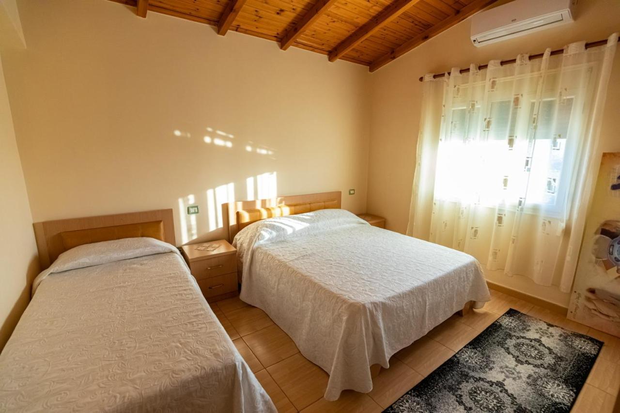 Vila Llano Vlorë 外观 照片