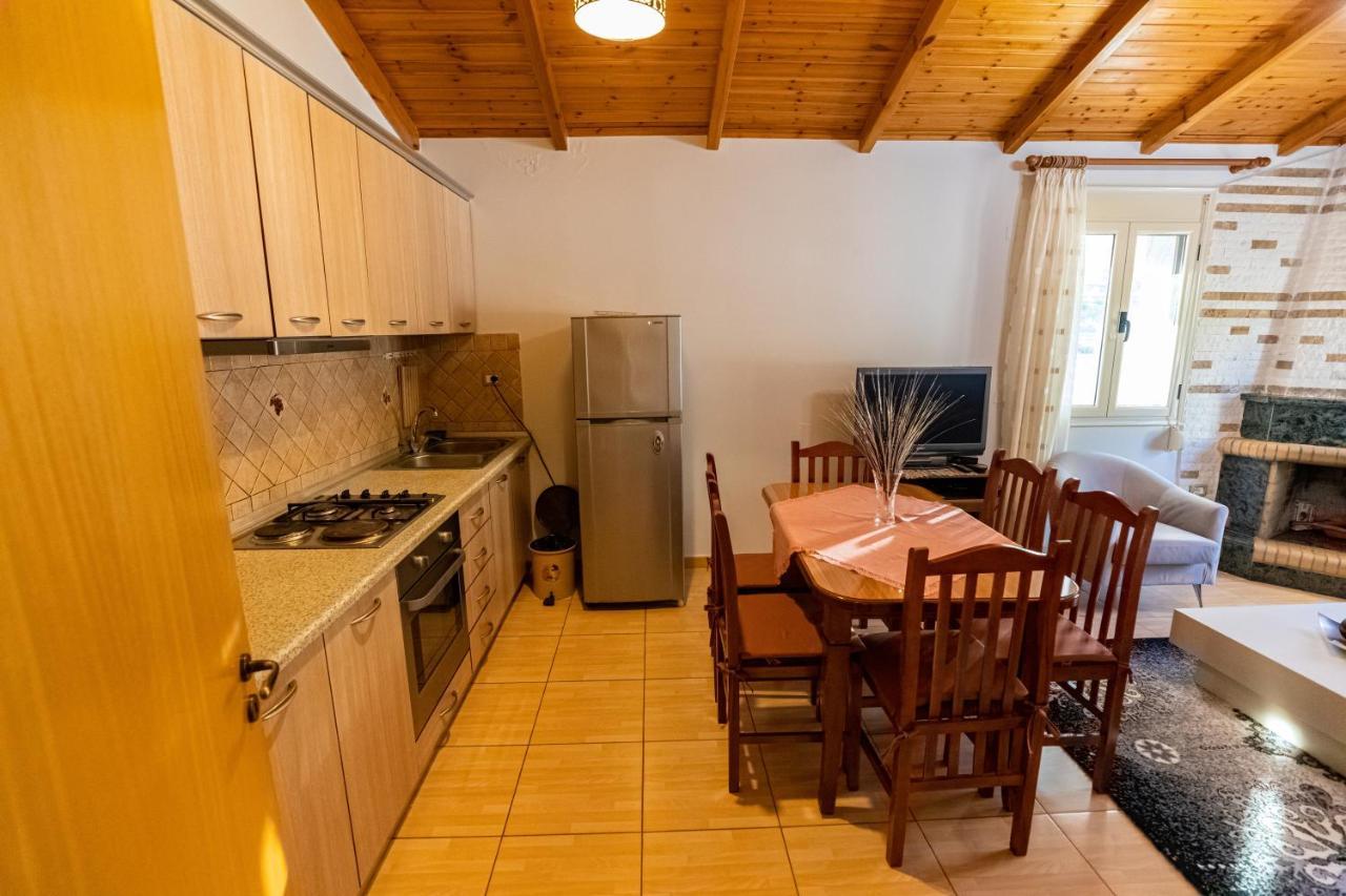 Vila Llano Vlorë 外观 照片