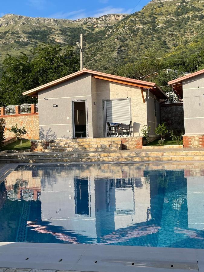 Vila Llano Vlorë 外观 照片