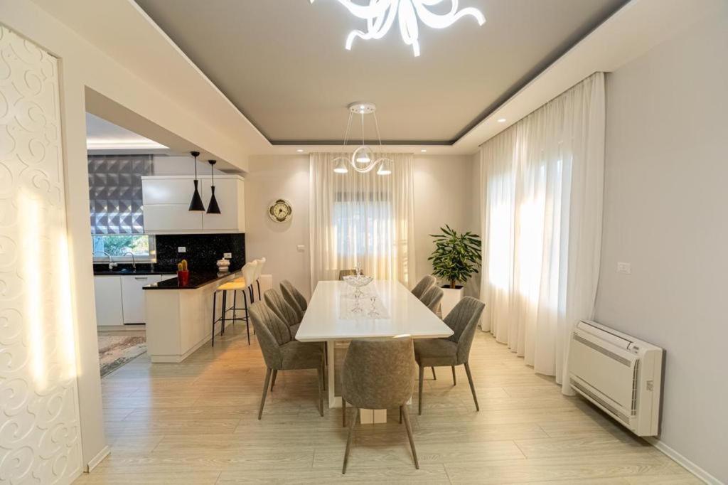 Vila Llano Vlorë 外观 照片